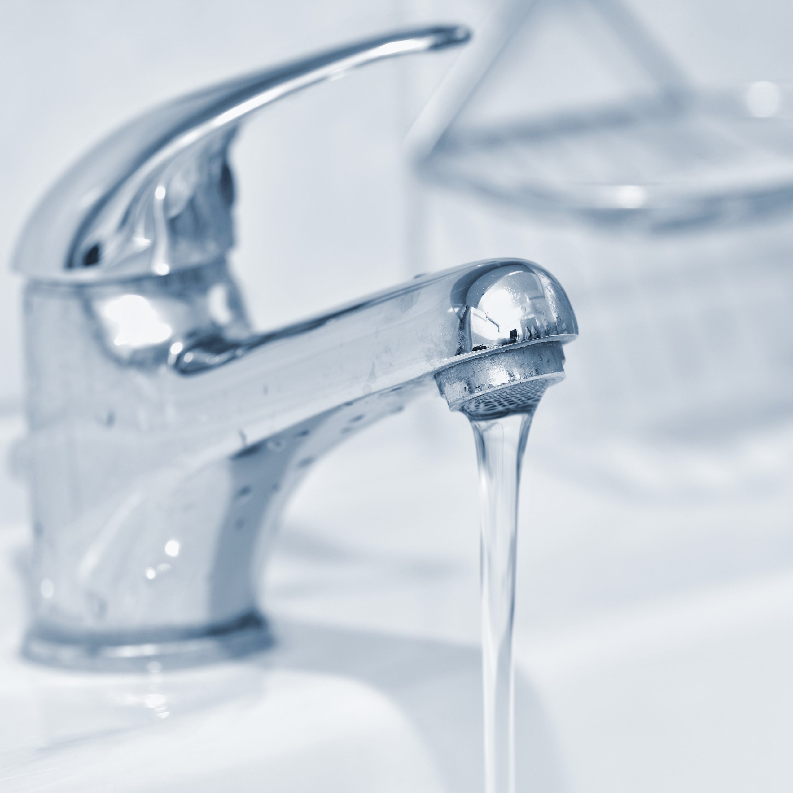 close up water running scaled -