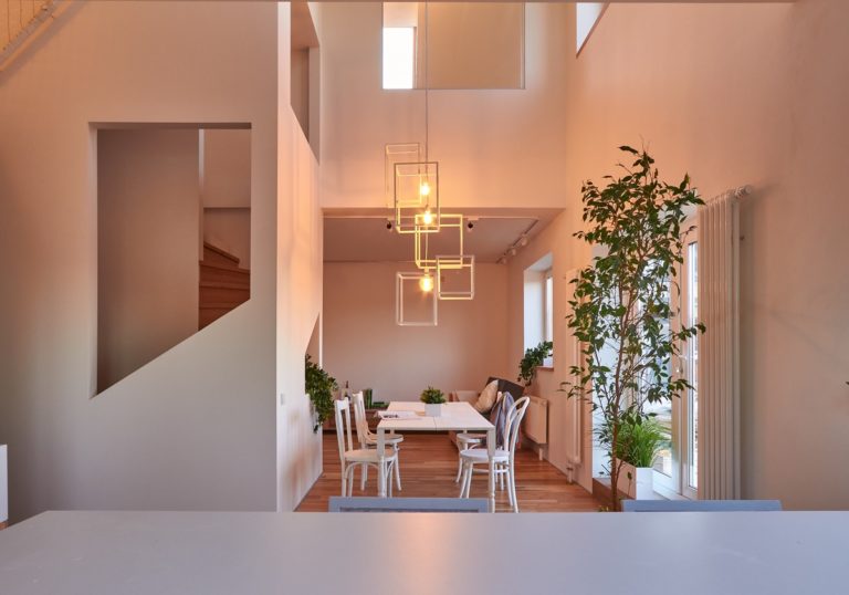 modern dining room.1 768x538 1 -